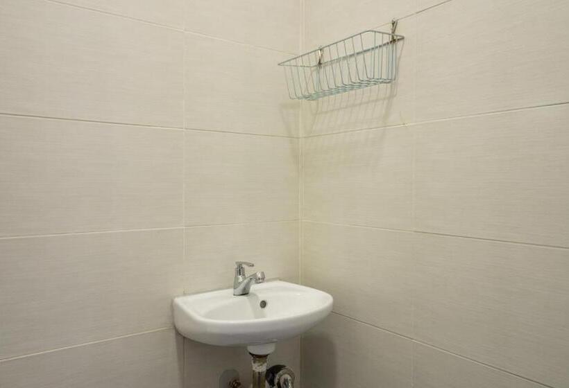 标准间, Reddoorz Near Plaza Atrium Senen