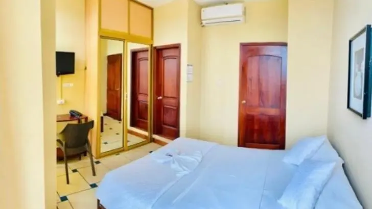 Economy Yhden Hengen Huone, Hostal Carliza