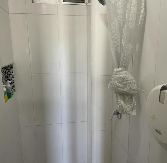 اتاق استاندارد سه نفره, Hostal Carliza