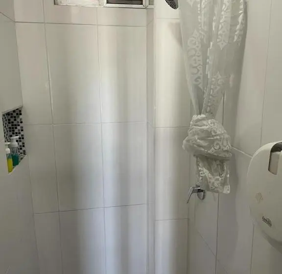 Standard Neljän Hengen Huone, Hostal Carliza