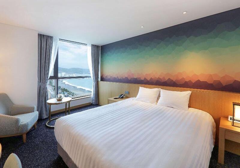 수피리어 룸 측면 바다 전망, Mercure Ambassador Ulsan