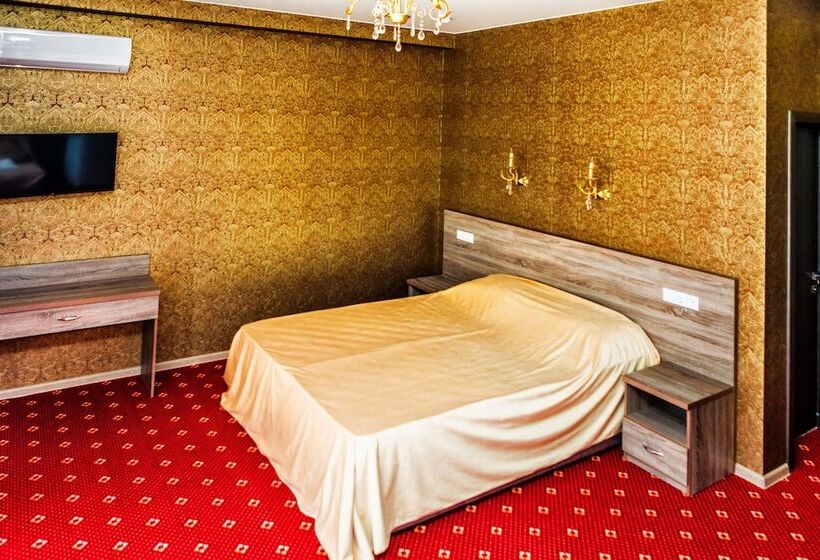 اتاق استاندارد با چشم‌انداز رودخانه, Revu