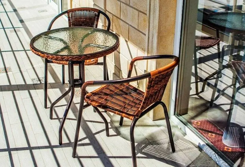 Apartament Deluxe 2 Sypialnie, Revu