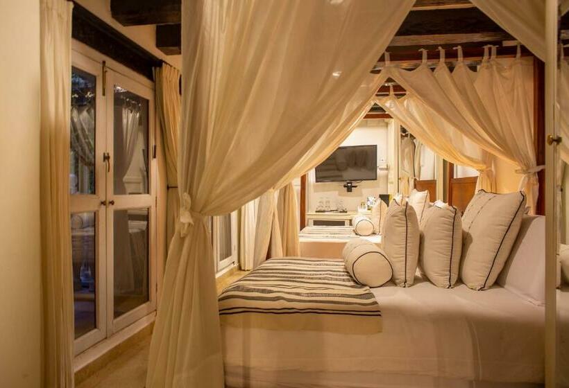 سوییت جونیور با بالکن, Leones De Alba Hotel Boutique