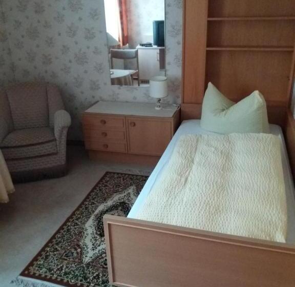 اتاق استاندارد یک نفره, Pension Cecilie