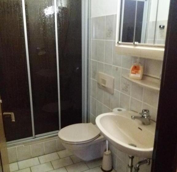 اتاق استاندارد, Pension Cecilie