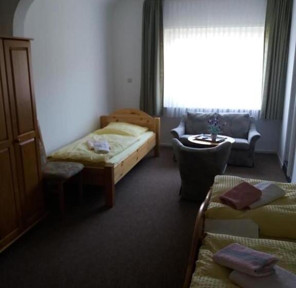 اتاق راحتی سه تخته, Pension Cecilie