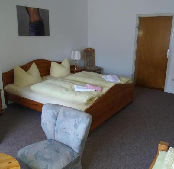 اتاق راحتی سه تخته, Pension Cecilie