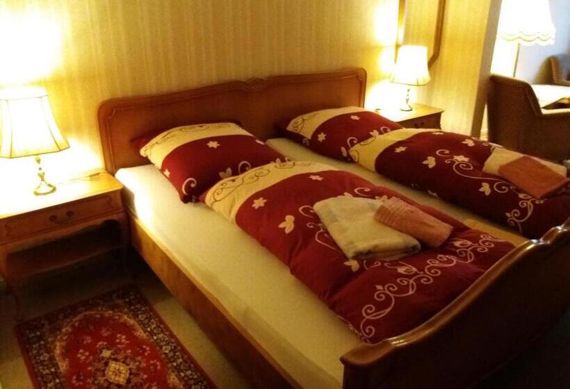 اتاق استاندارد چهار تخته, Pension Cecilie