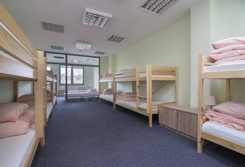 ルームシェアのワンベッド, Sea Hostel