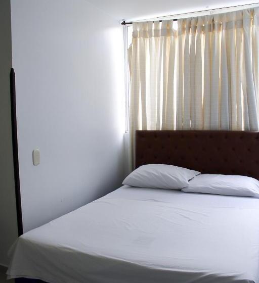 غرفة قياسية, Bucaramanga Plaza