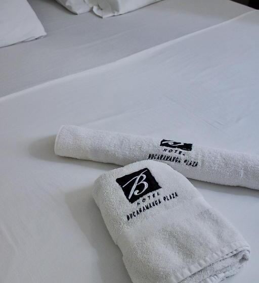 غرفة قياسية, Bucaramanga Plaza