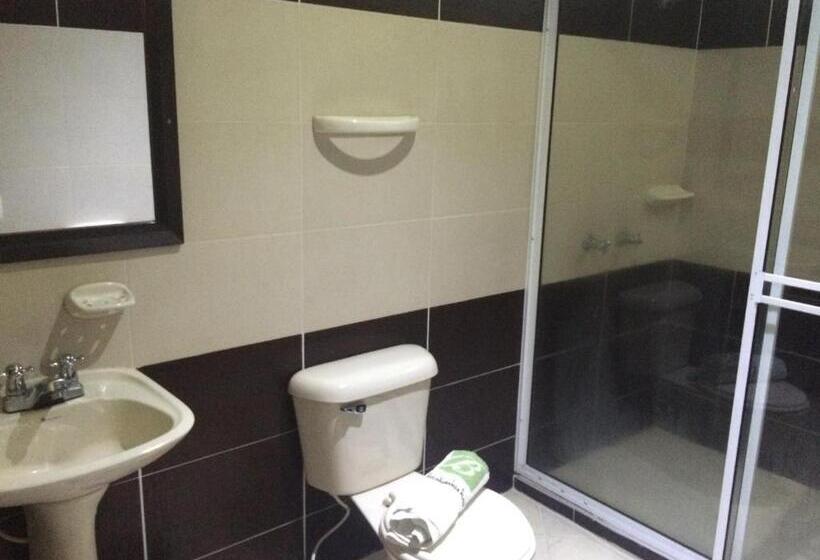 غرفة إقتصادية, Bucaramanga Plaza