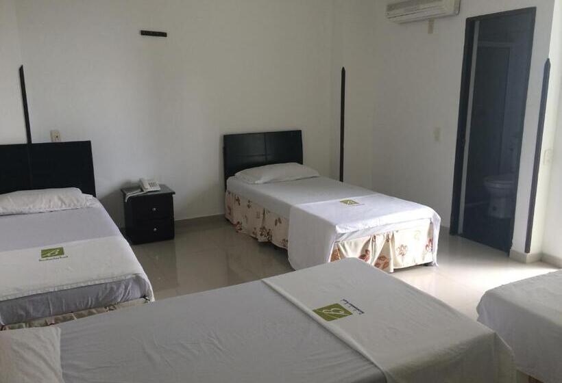 غرفة قياسية رباعية, Bucaramanga Plaza