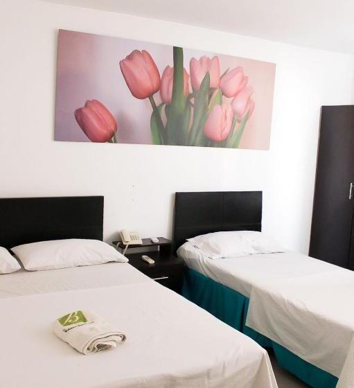 غرفة إقتصادية ثلاثية, Bucaramanga Plaza