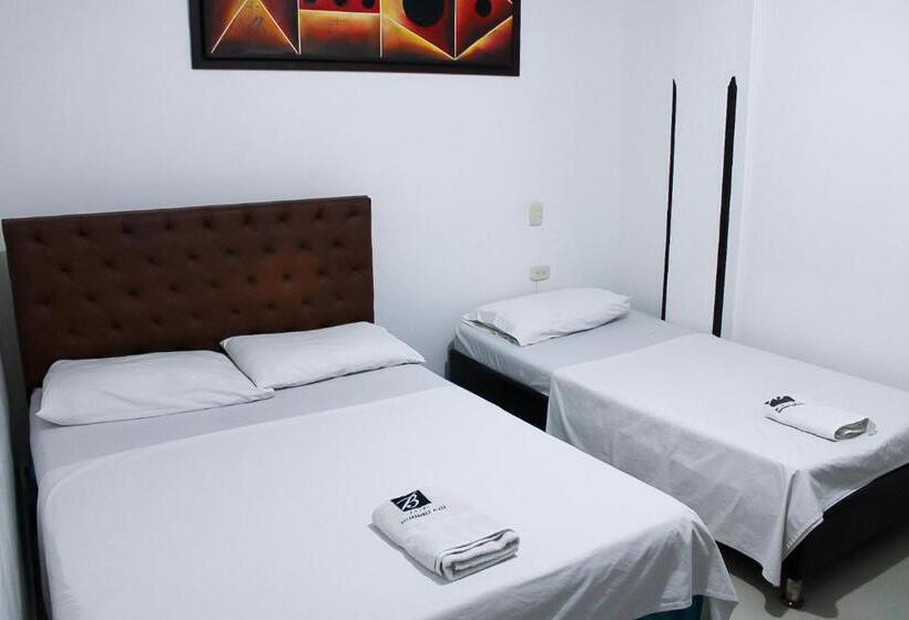 غرفة إقتصادية ثلاثية, Bucaramanga Plaza