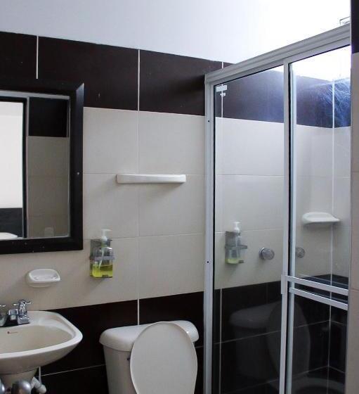 غرفة إقتصادية ثلاثية, Bucaramanga Plaza