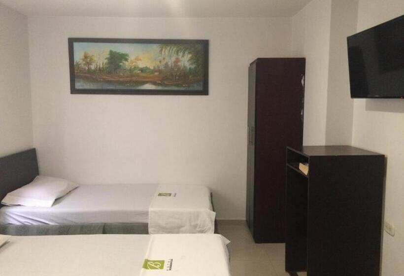 غرفة قياسية, Bucaramanga Plaza