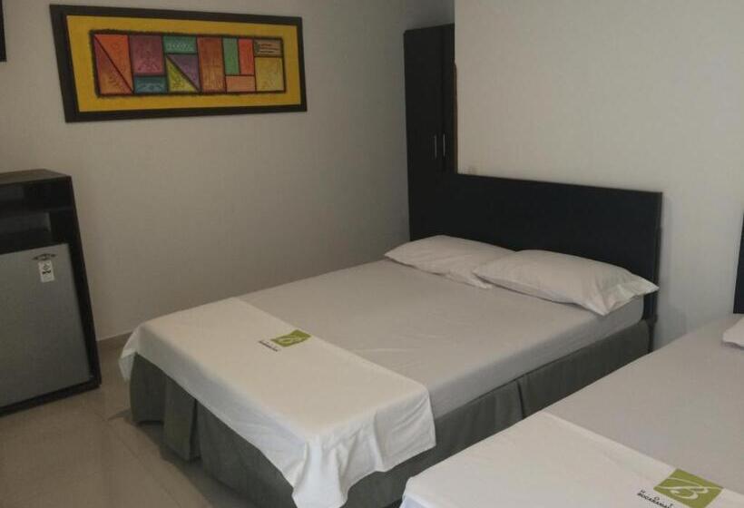 غرفة قياسية, Bucaramanga Plaza