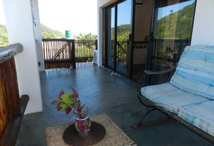 בקתה דלוקס, Gamboozini Lodge