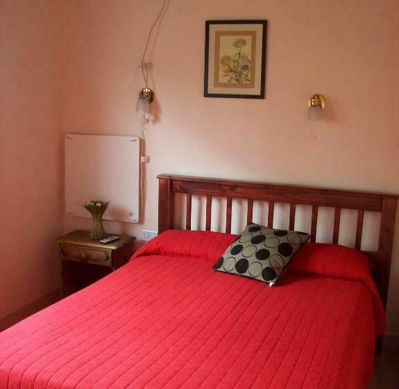 اتاق استاندارد سه نفره, Hosteria San Benito