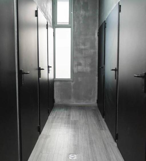 تختخواب در اتاق مشترک, Kumba Hostel