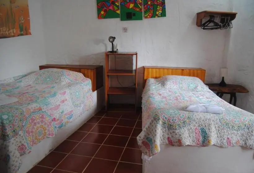تختخواب در اتاق مشترک, Hostal Galapagos By Bar De Beto