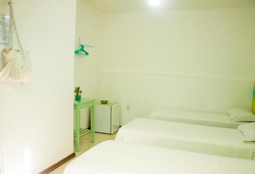 غرفة قياسية ثلاثية, A Casa é Sua!