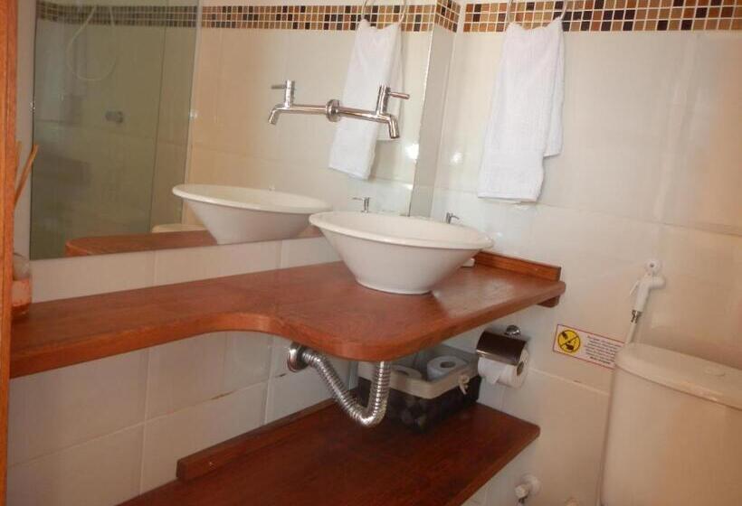 غرفة قياسية رباعية, A Casa é Sua!