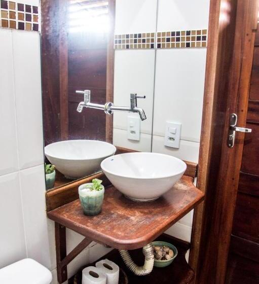 غرفة قياسية, A Casa é Sua!