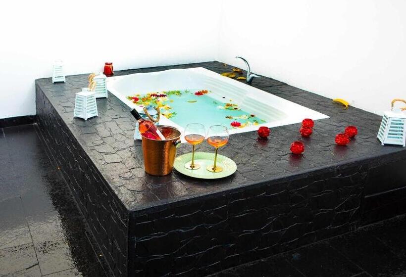 Люкс с гидромассажем, Y Spa Santa Fe Colonial