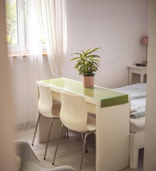 غرفة قياسية, 4 Couples & 4 Friends Hostel