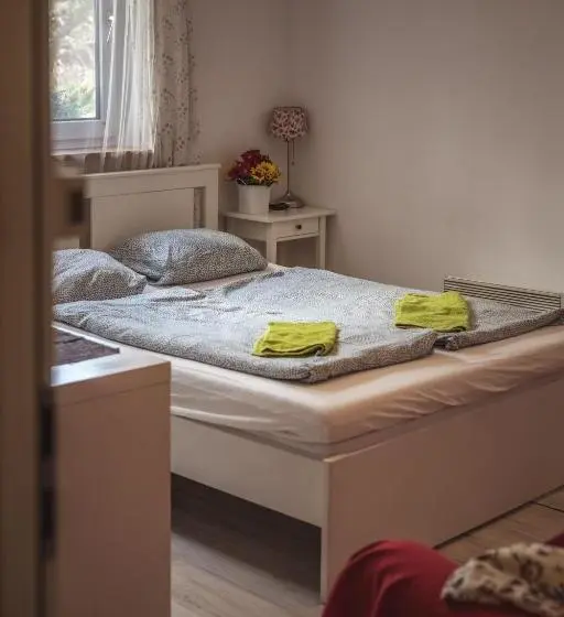اتاق استاندارد, 4 Couples & 4 Friends Hostel