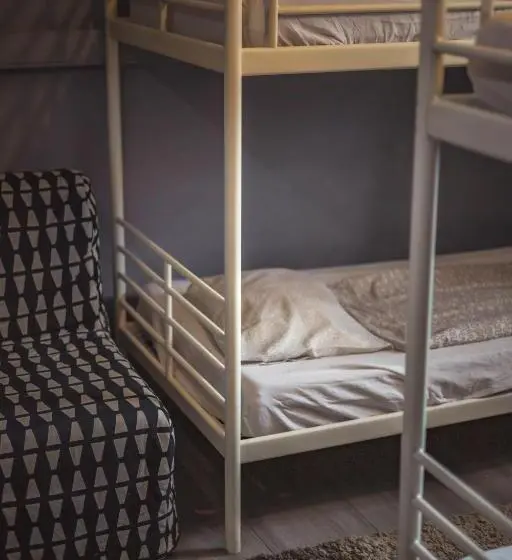 اتاق استاندارد چهار تخته, 4 Couples & 4 Friends Hostel