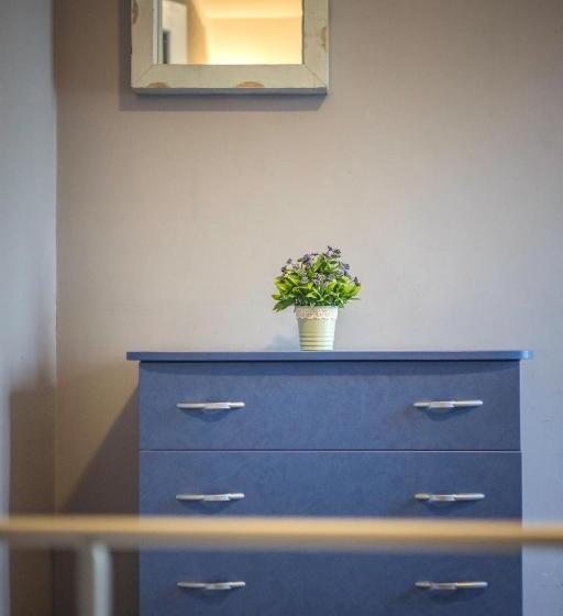 غرفة عائلية, 4 Couples & 4 Friends Hostel