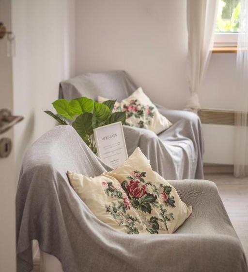 غرفة قياسية, 4 Couples & 4 Friends Hostel