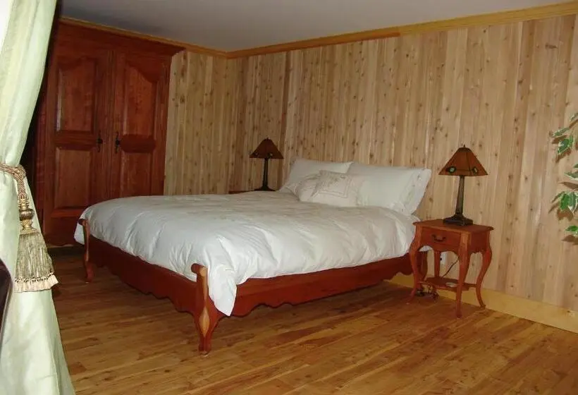 اتاق لوکس, Auberge à La Chouenne