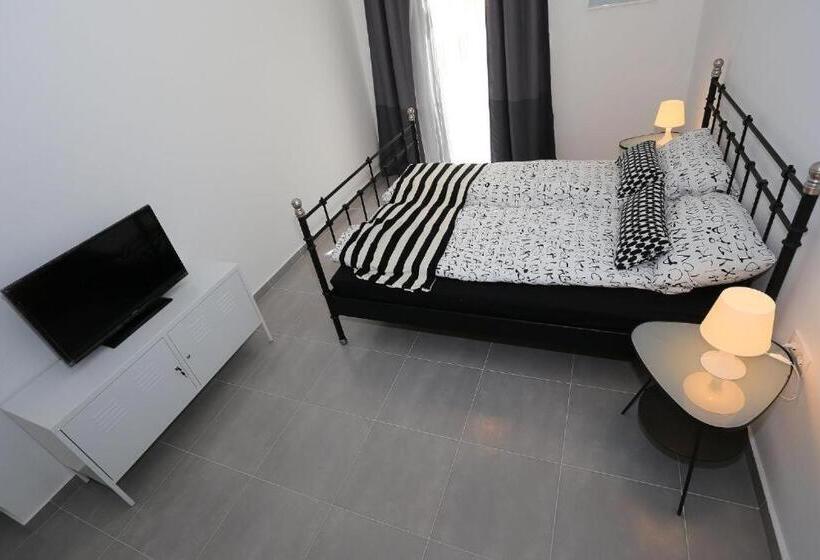 デラックススタジオ, Guesthouse Villa Maggie