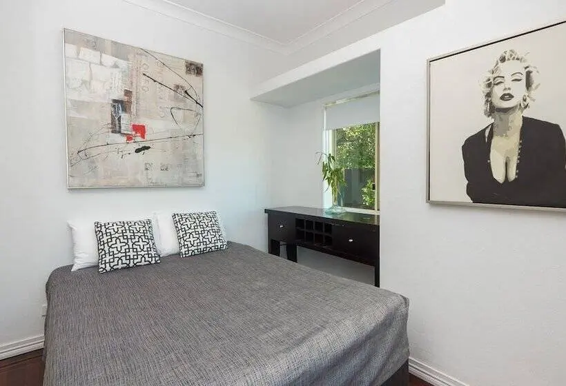 ２ベッドルームのスーペリアアパートメント, Hampton Court Apartments