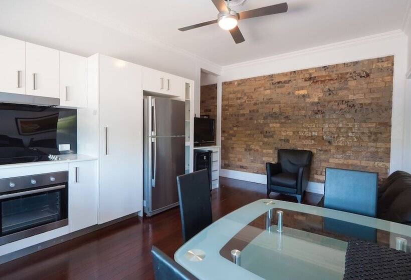 آپارتمان سوپریور 2 خوابه, Hampton Court Apartments