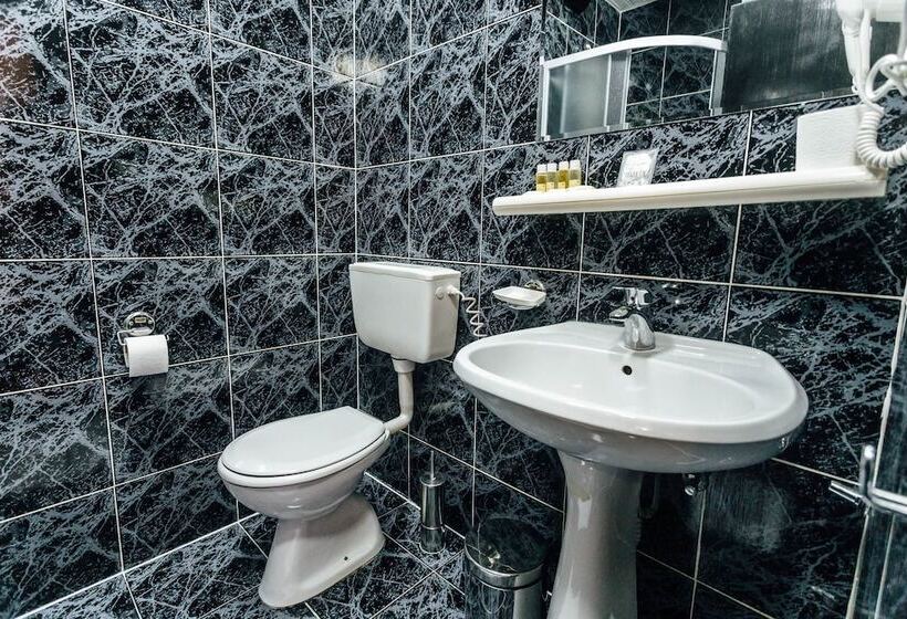 اتاق اکونومی, Azzurro