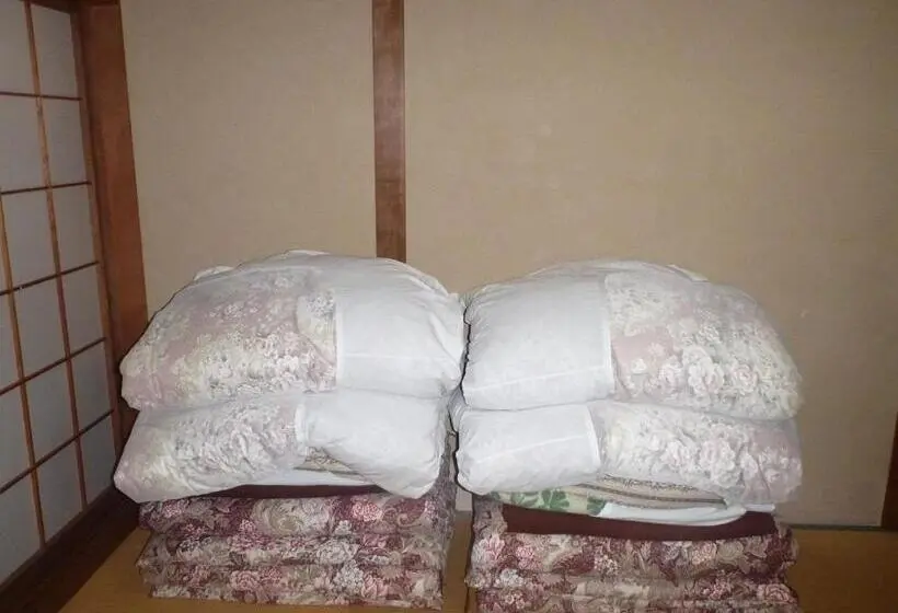اتاق استاندارد با سرویس بهداشتی مشترک, Nozaru Onsen Hostel