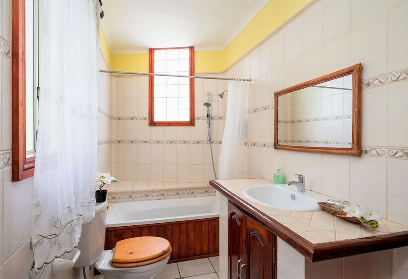 اتاق استاندارد, Carana Hilltop Villa