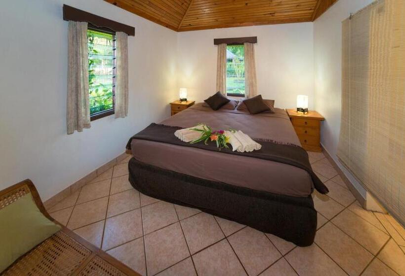 بنجلو سوبيريور, Waidroka Bay Resort