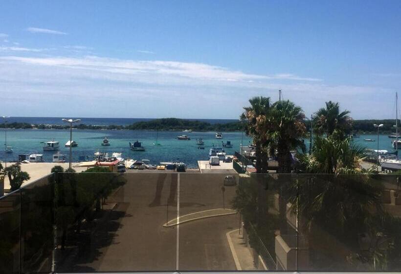 اتاق استاندارد چهار تخته با چشم‌انداز دریا, B&b Bella Costa   Lungomare Porto Cesareo