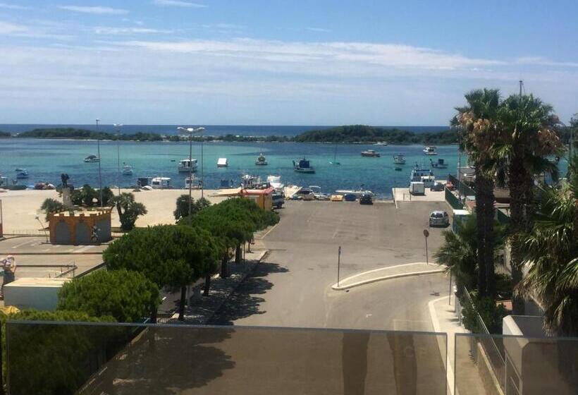 اتاق استاندارد چهار تخته با چشم‌انداز دریا, B&b Bella Costa   Lungomare Porto Cesareo