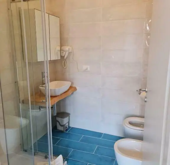 Standard Yhden Hengen Huone, Artemide Mare