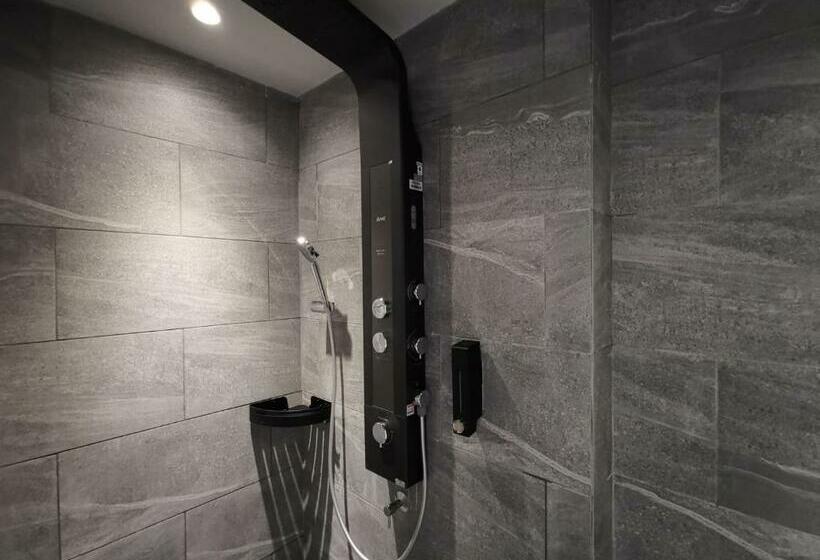 חדר דלוקס צדדי נוף לים, Oikos Poshtel