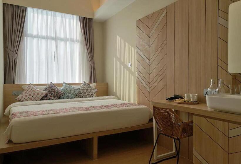 חדר דלוקס צדדי נוף לים, Oikos Poshtel