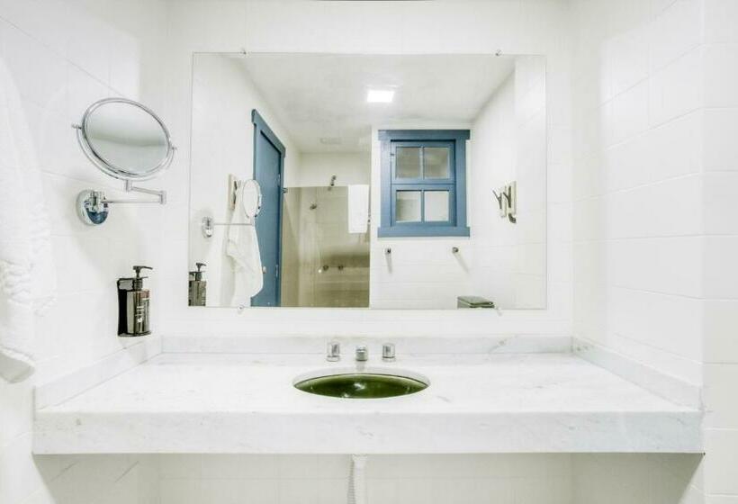 패밀리 룸, Selina Floripa